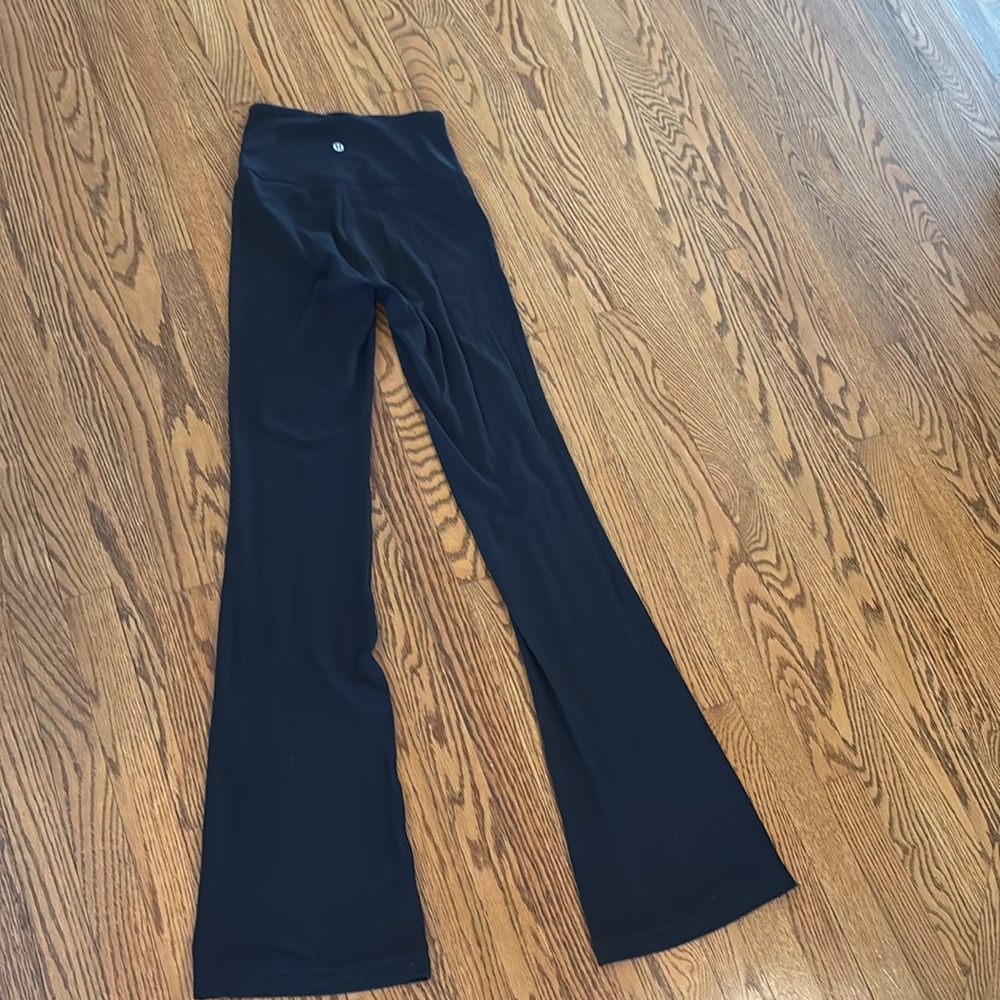 High rise Lulu size 2 black pant boot leg